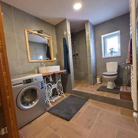 بيت للعطل U Richtara *